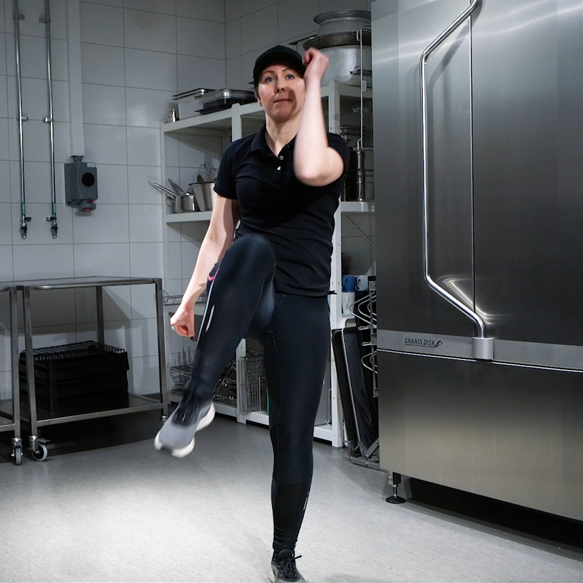 Knee to elbow - Ergonomics